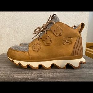 Sorel tan boots